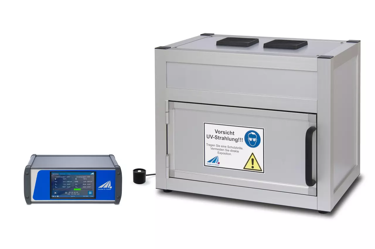 Mid-size UV-LED chamber with high irradiance for UV glueing and UV bonding